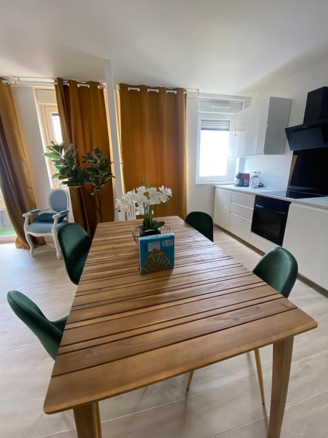 Grand Appartement Courbevoie Paris Exterior photo